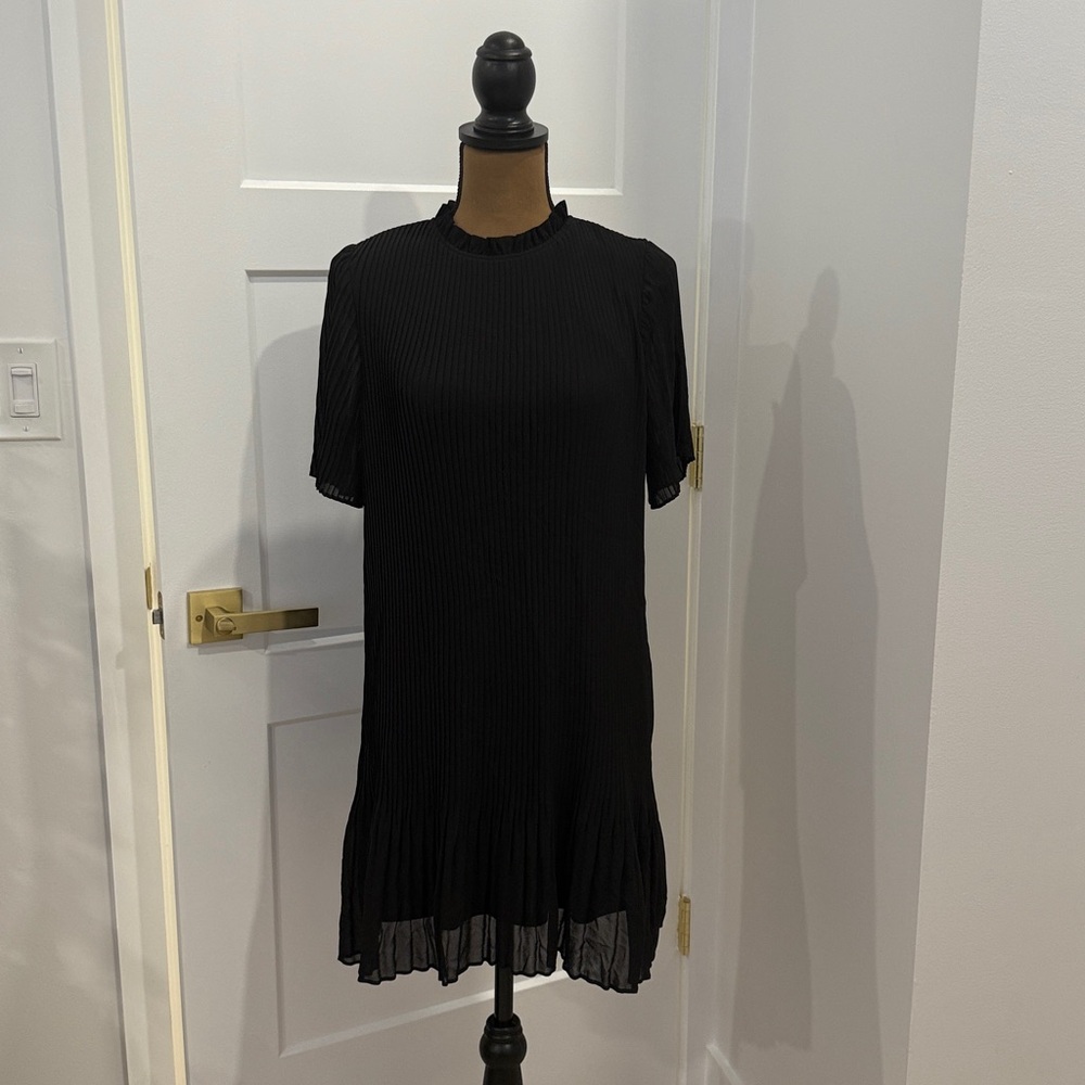 Elegant Black Pleated Dress